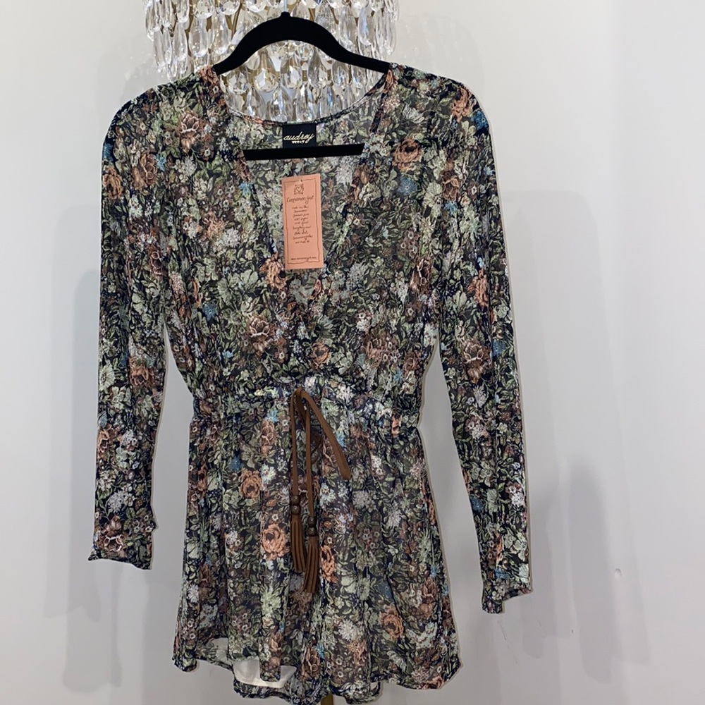 NWT cinnamon girl picnic print romper S
